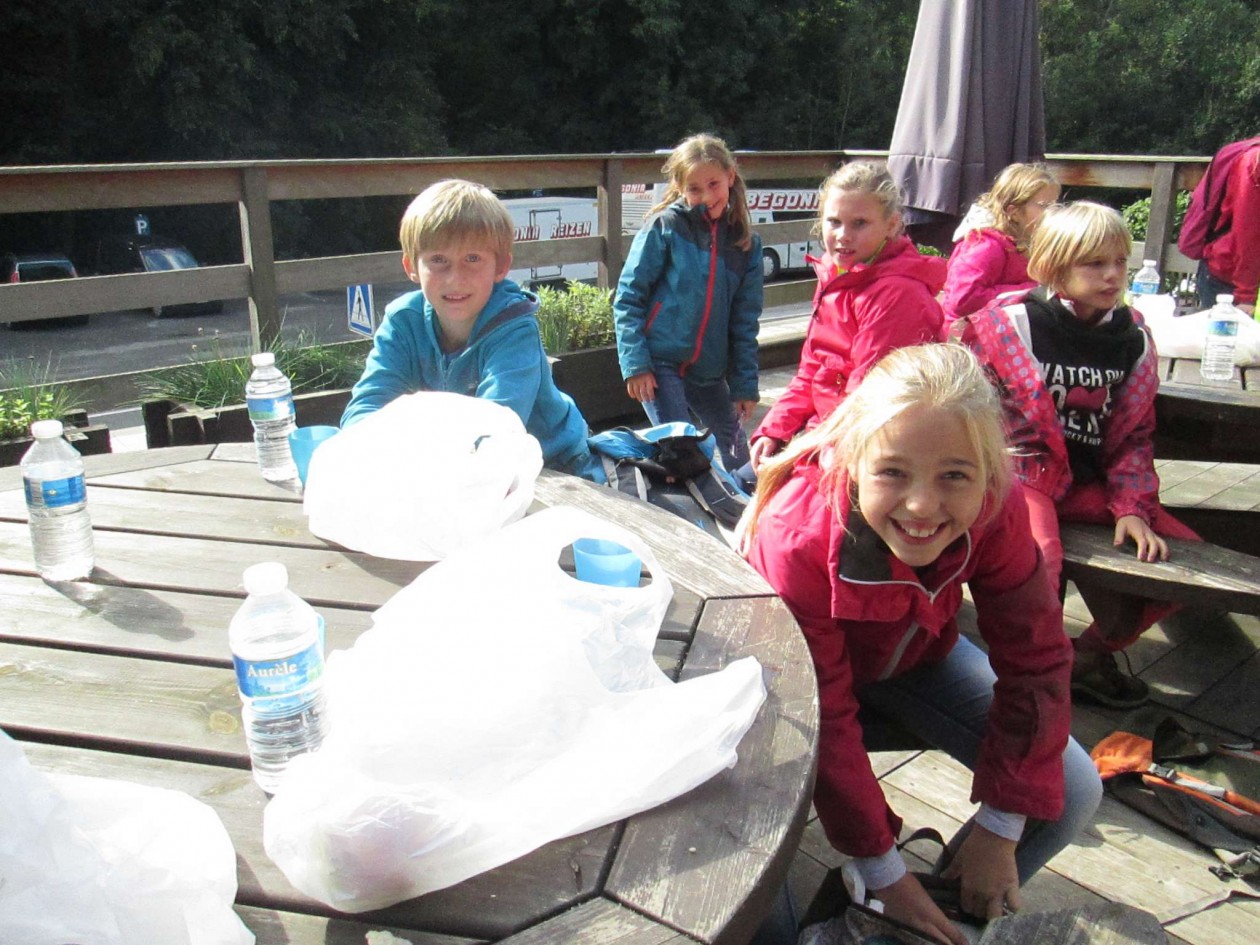 Foto bij Bezoek aan de grotten 4ABC