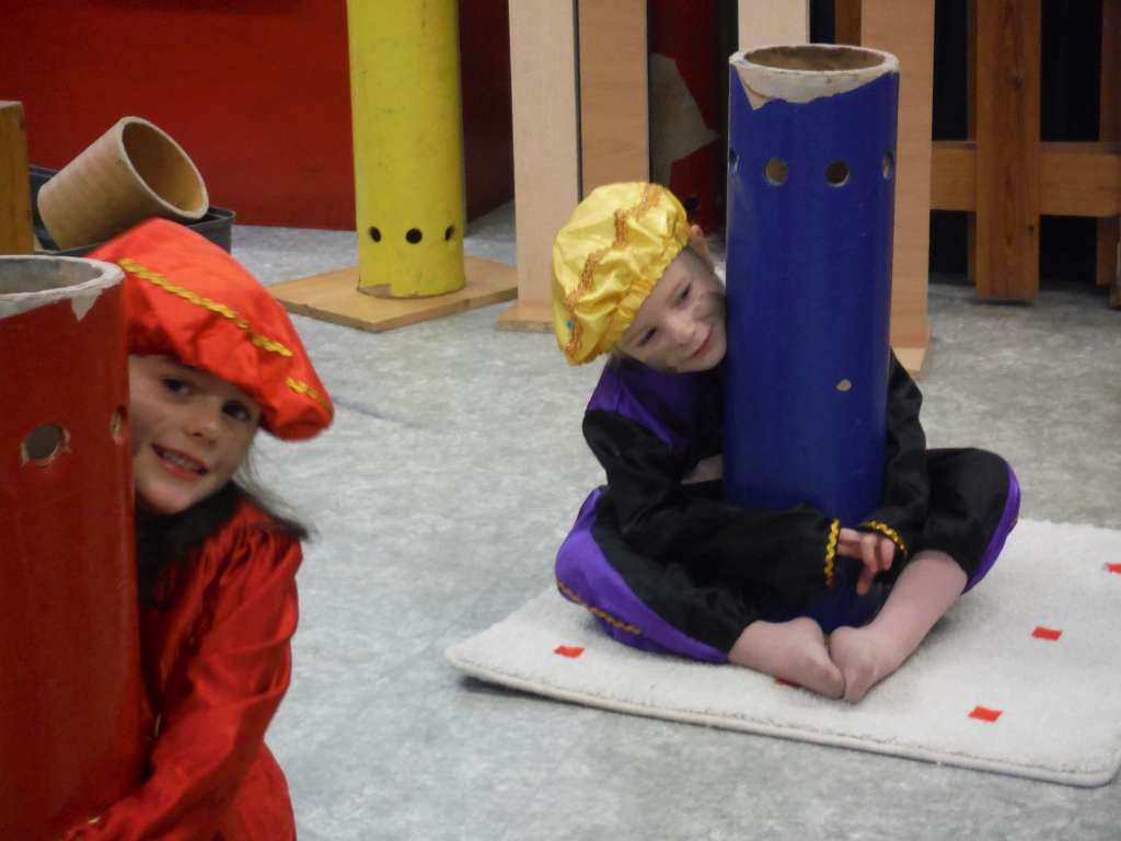 Foto bij 3KA Zonneklas: We bouwen een boot voor Sint en Piet