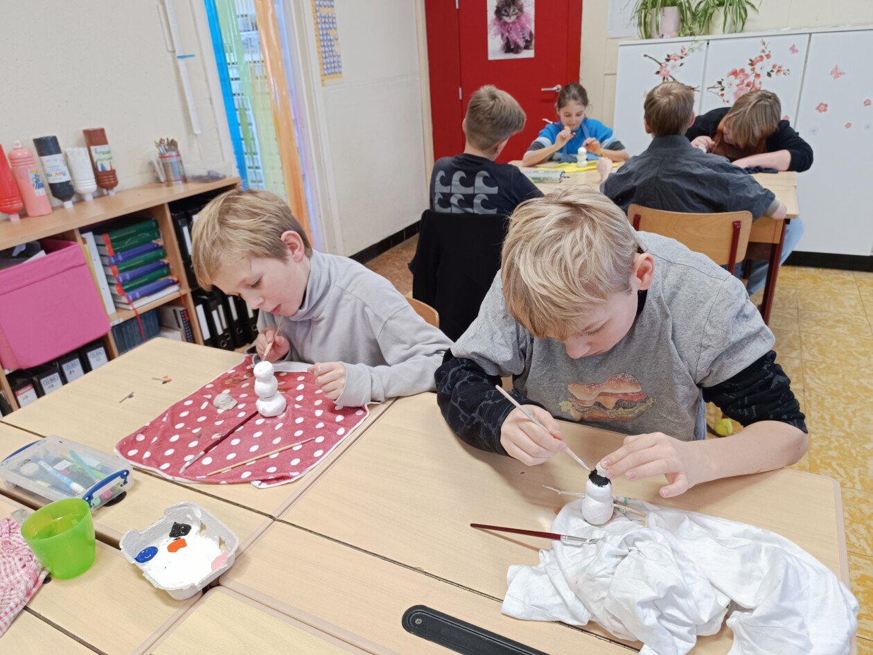 6C Sneeuwman maken uit klei