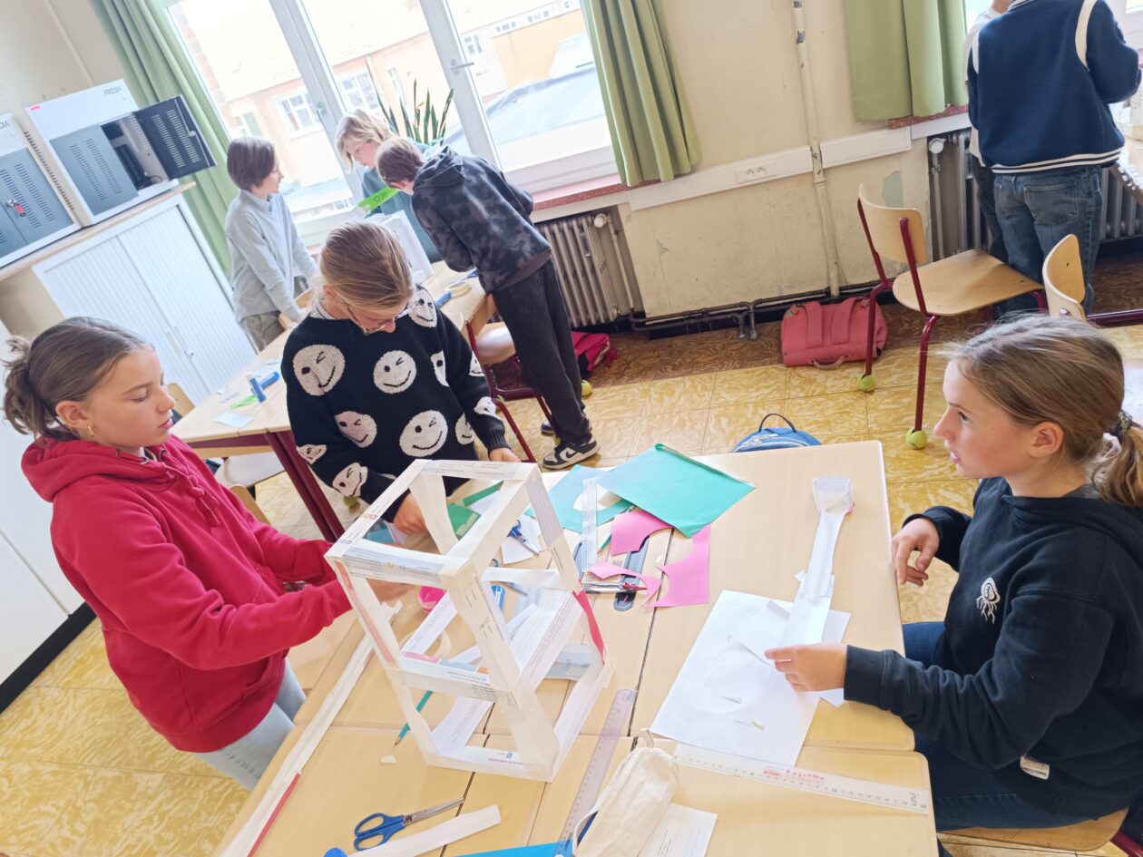 6C Papieren knikkerbaan