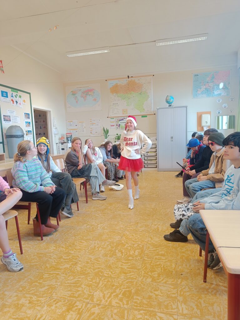 Foto bij 6B Le défilé de mode