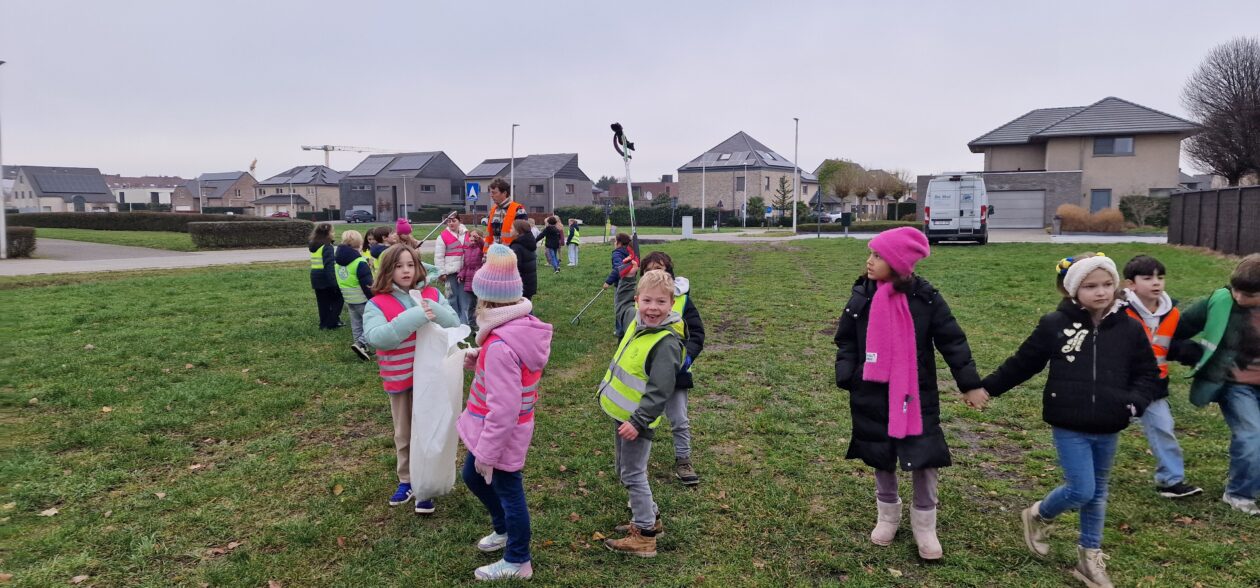 Foto bij 2ABC Afval ruimen