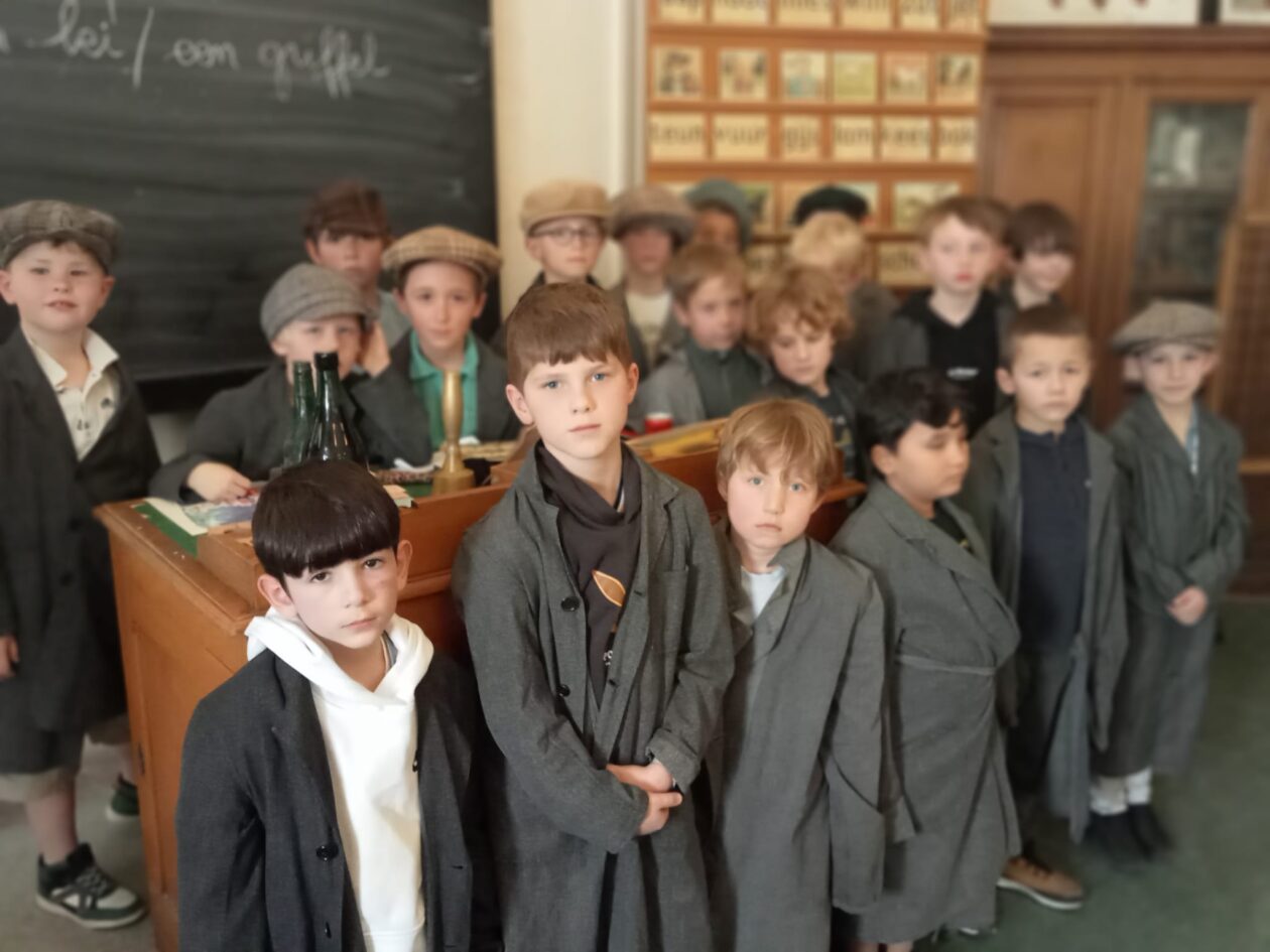 Foto bij 2ABC School van toen