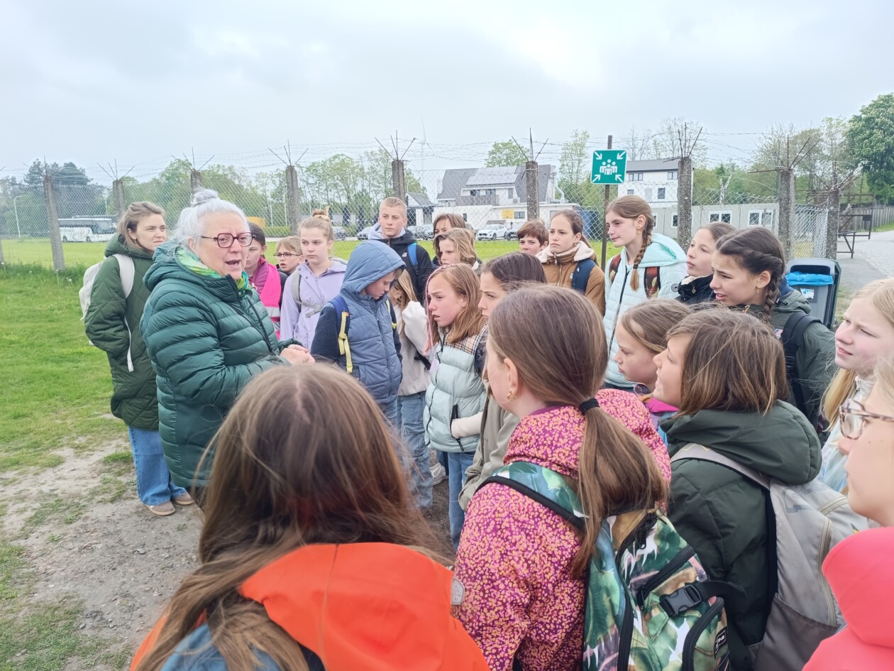 Foto bij 6ABC Leeruitstap Fort van Breendonk en het Planetarium
