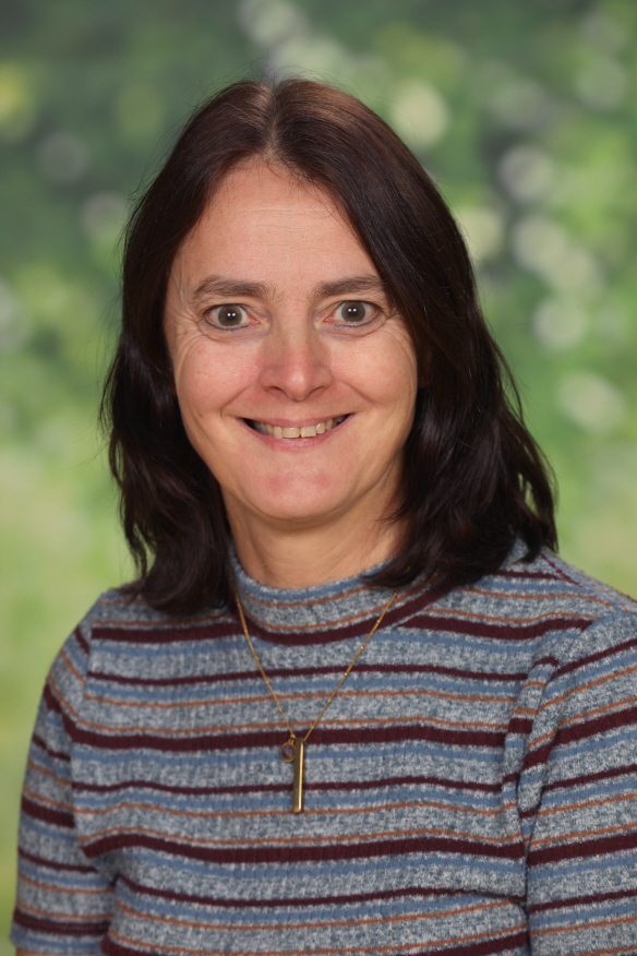 Irina Dhondt KO